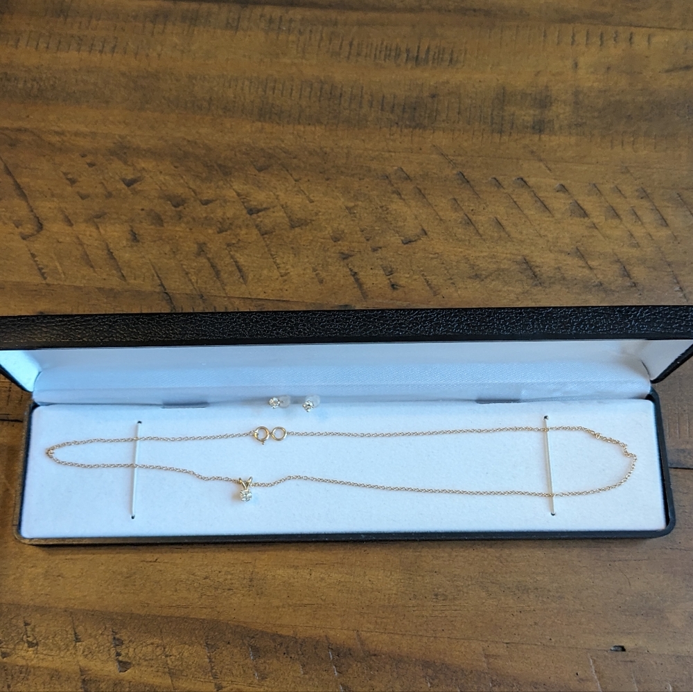 Delicate Gold Pendant Necklace with Clear Stone - Women's Jewelry